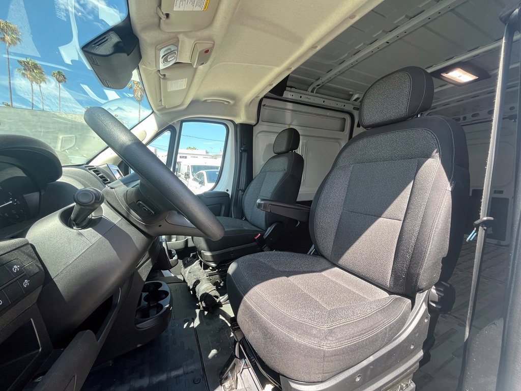 Used 2025 RAM ProMaster 2500 w/ Convenience Group FWD image 12