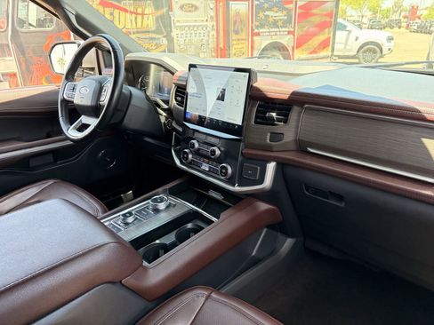 Certified 2022 Ford Expedition Limited AWD/4WD image 12