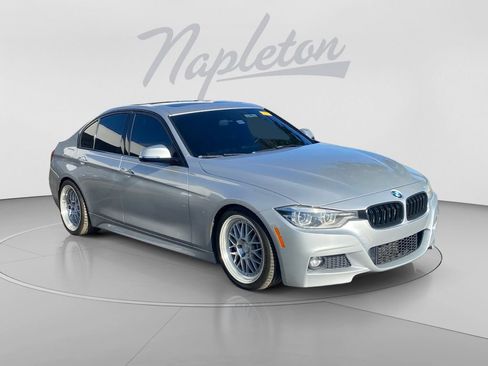 Used 2018 BMW 330i Sedan w/ M Sport Package RWD image 8