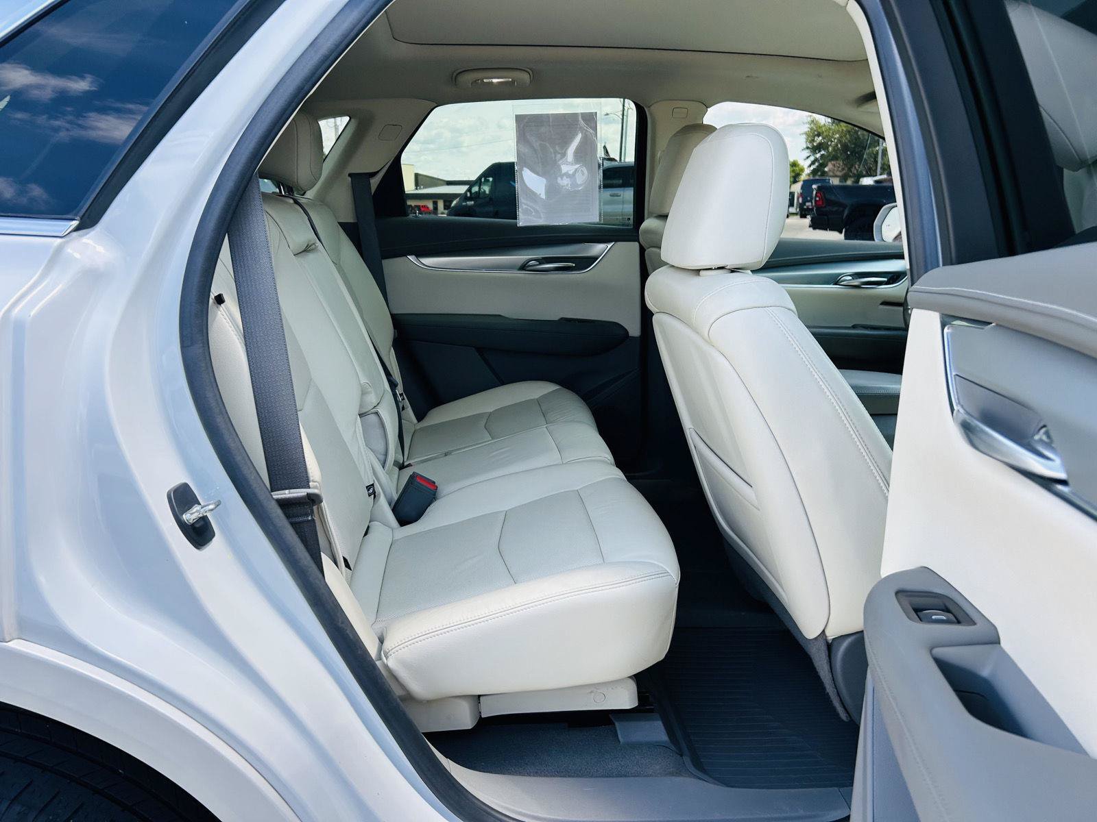 Used 2020 Cadillac XT5 Premium Luxury w/ LPO, Floor Liner Package FWD image 31