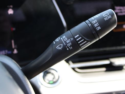 Used 2025 Chevrolet Trax LT w/ LT Convenience Package image 38