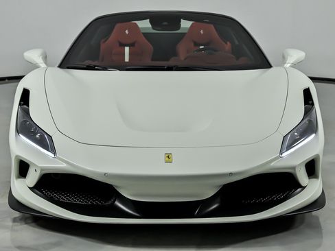 Used 2022 Ferrari F8 Tributo image 5