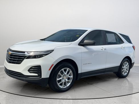 Certified 2024 Chevrolet Equinox LS FWD image 5