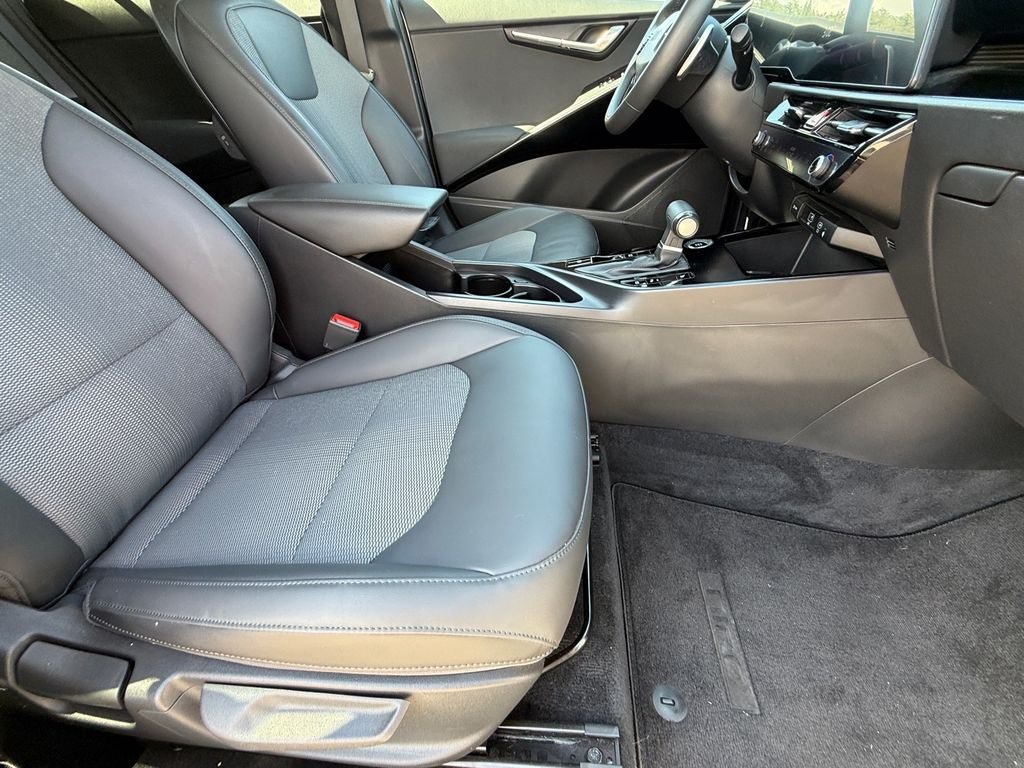 Used 2023 Kia Niro EX FWD image 10