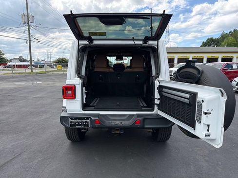 Used 2021 Jeep Wrangler Unlimited Sahara AWD/4WD image 15