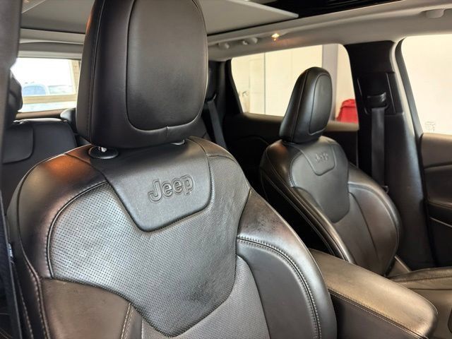 Used 2022 Jeep Cherokee Limited AWD/4WD image 38
