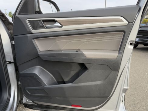Used 2023 Volkswagen Atlas SEL image 21