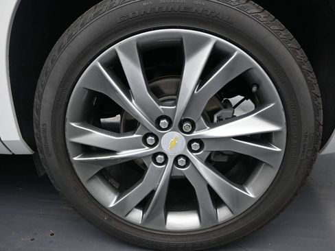Used 2021 Chevrolet Blazer Premier w/ Driver Confidence II Package FWD image 9