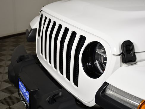Used 2020 Jeep Wrangler Unlimited Sahara AWD/4WD image 11