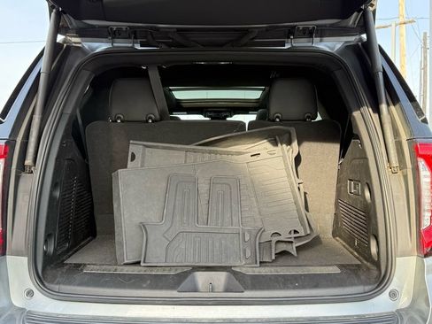 Used 2023 GMC Yukon AT4 w/ Technology Package AWD/4WD image 7
