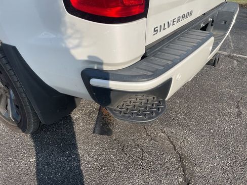 Used 2018 Chevrolet Silverado 1500 LT w/ All Star Edition image 17