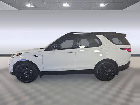 Certified 2025 Land Rover Discovery Dynamic SE image 2