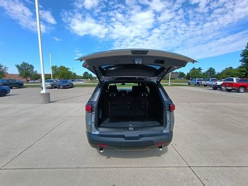 Used 2023 Chevrolet Traverse LT FWD image 24
