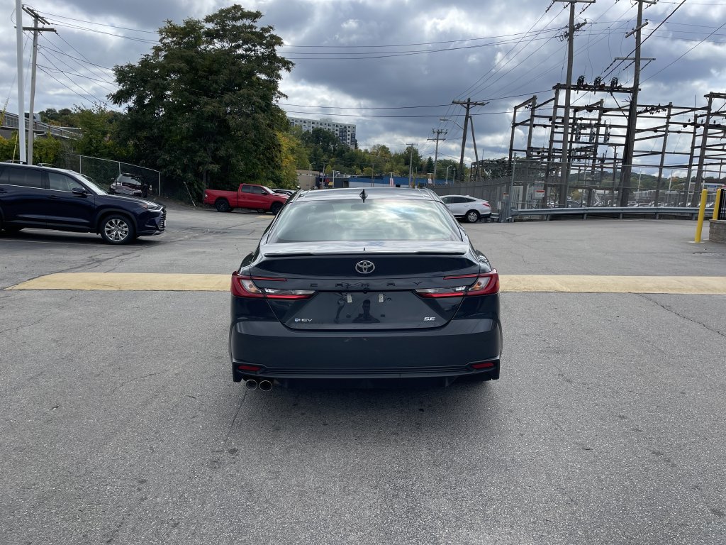 Used 2026 Toyota Camry SE FWD image 4
