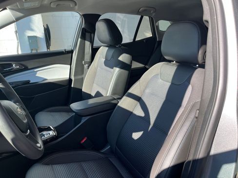 Used 2025 Chevrolet Trax LT image 37