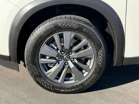 Certified 2024 Nissan Pathfinder SV FWD image 29
