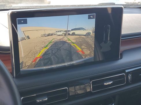 Certified 2023 Lincoln Nautilus Reserve image 17