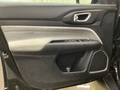 Used 2024 Jeep Compass Latitude AWD/4WD image 12