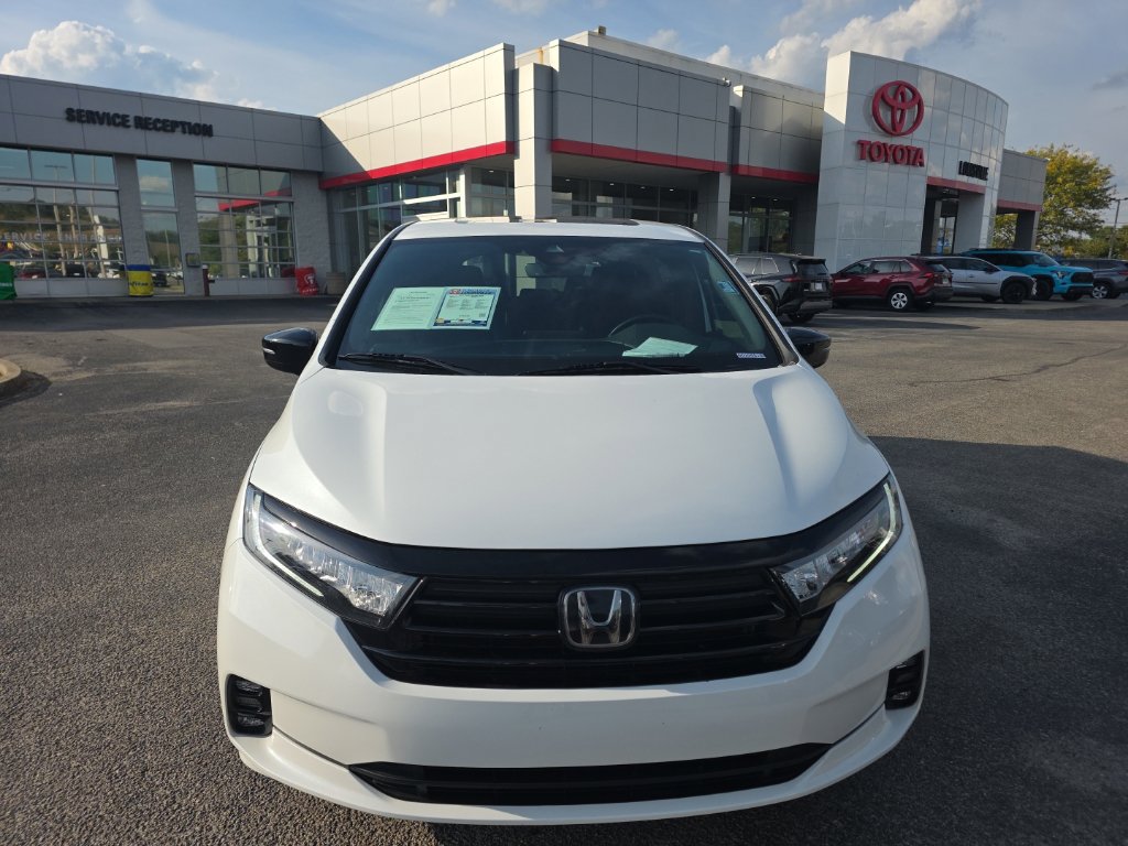 Used 2023 Honda Odyssey Sport image 3