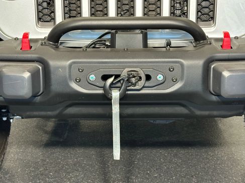 Used 2023 Jeep Wrangler Unlimited Rubicon w/ Steel Bumper Group image 4