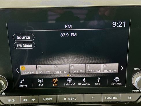 Used 2024 Nissan Pathfinder SV image 21