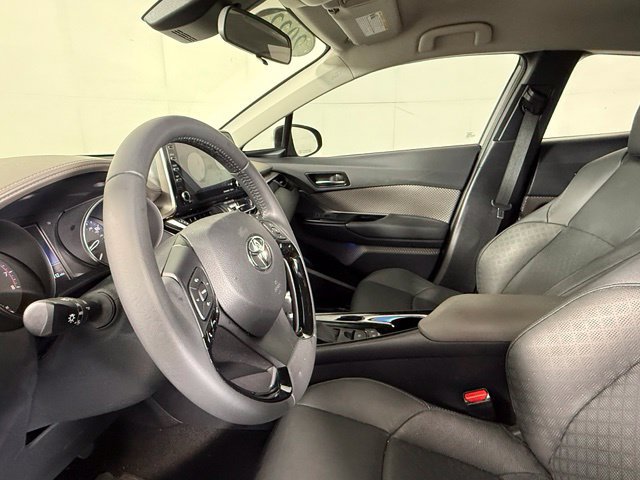 Used 2022 Toyota C-HR Limited FWD image 17
