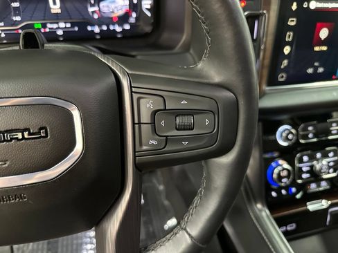 Used 2024 GMC Yukon XL Denali Ultimate AWD/4WD image 15