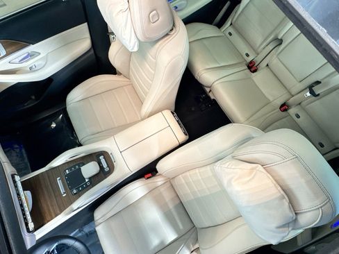 New 2026 Mercedes-Benz GLS 580 4MATIC image 19