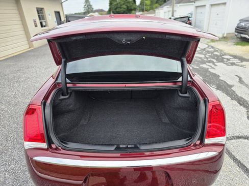 Used 2019 Chrysler 300 Limited AWD/4WD image 23