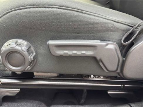 Used 2022 Jeep Wrangler Unlimited Sport image 19