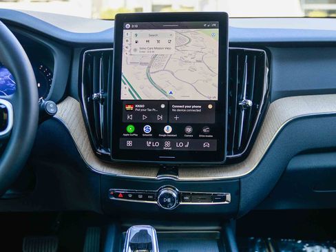 Used 2026 Volvo XC60 B5 Plus w/ Climate Package image 15