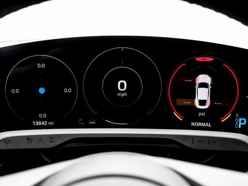 Used 2023 Porsche Taycan w/ Premium Package image 31