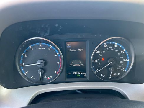 Used 2018 Toyota RAV4 Adventure image 25