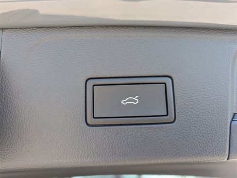 New 2026 Volkswagen Atlas SE image 31