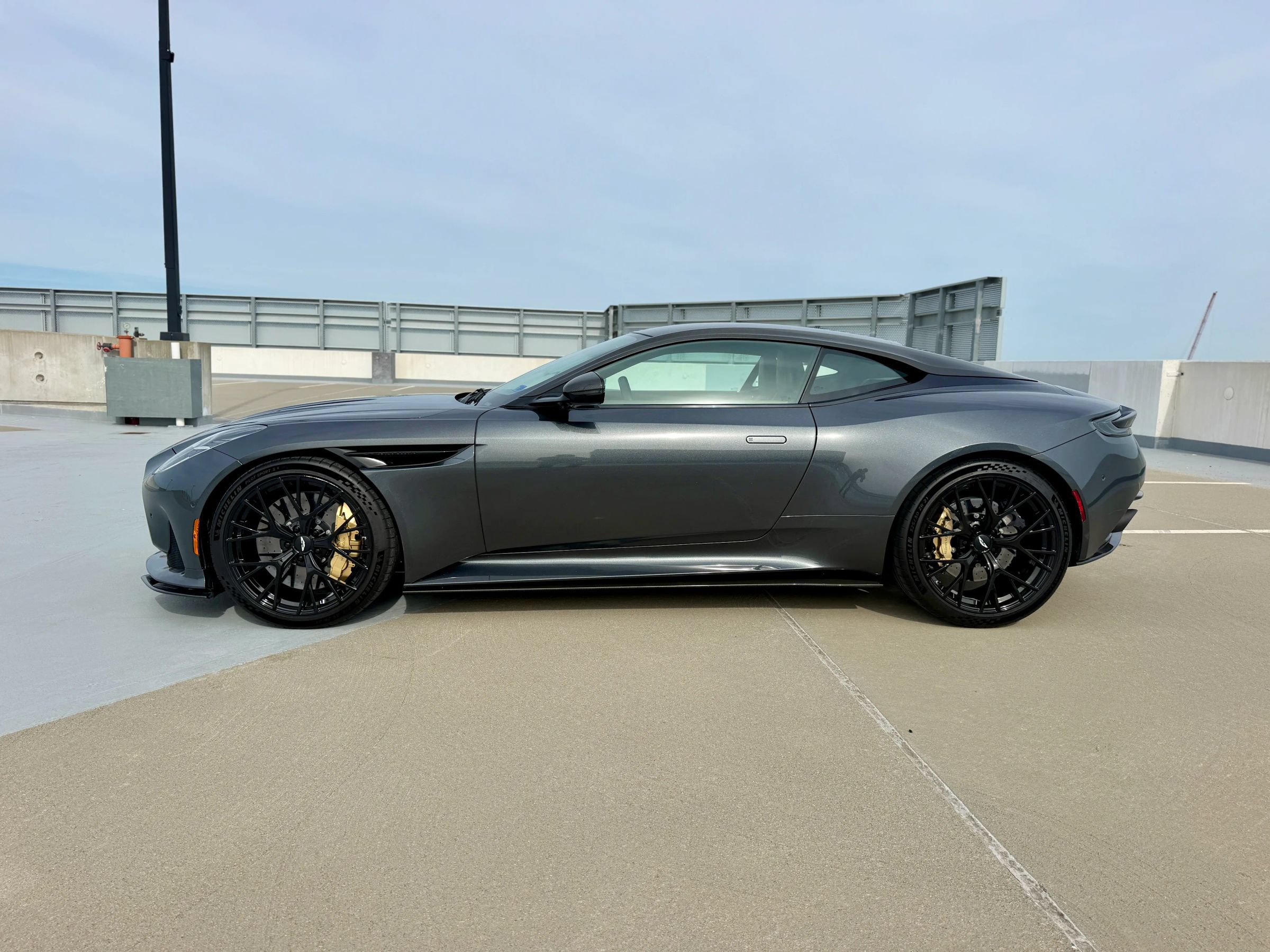 Used 2024 Aston Martin DB12 Coupe RWD image 4