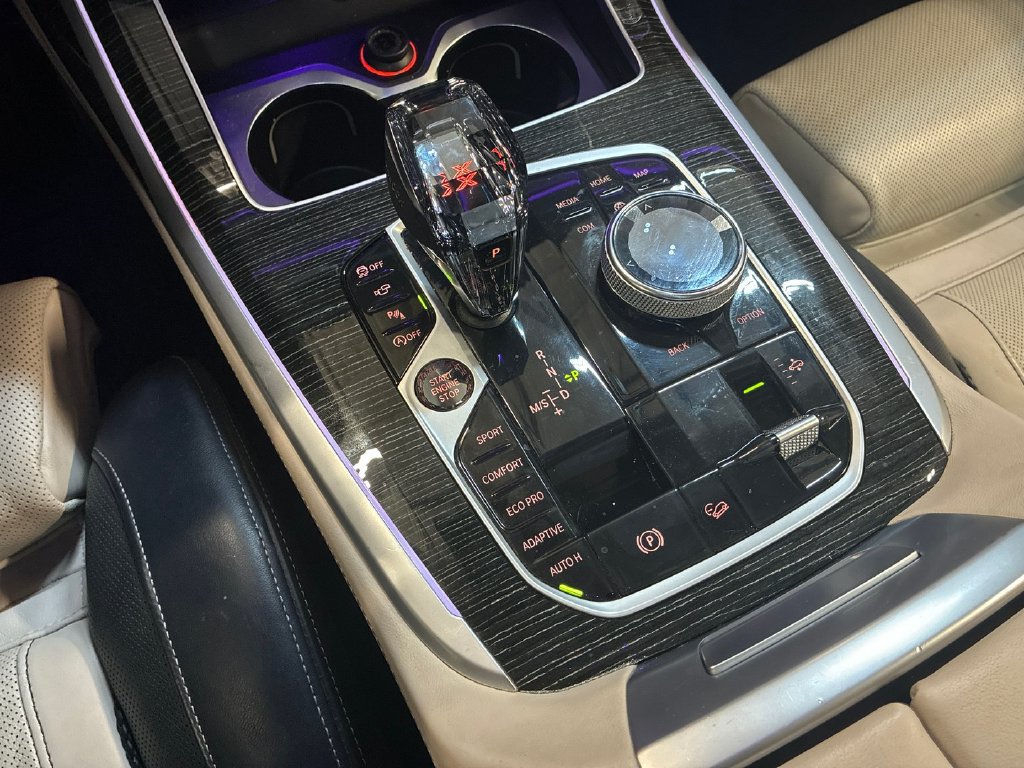 Used 2022 BMW X7 M50i AWD/4WD image 16