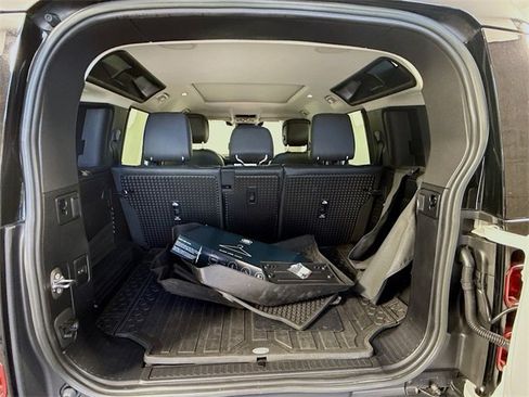 Certified 2023 Land Rover Defender 110 SE image 28