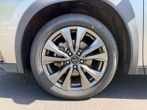 Used 2019 Lexus UX 200 image 33