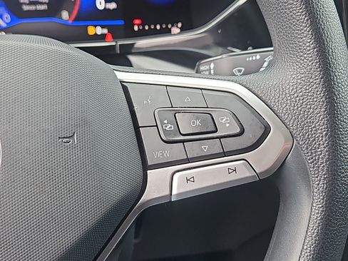 Certified 2022 Volkswagen Taos S image 16