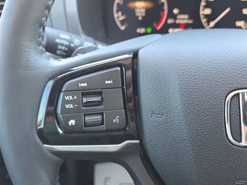 Used 2025 Honda Odyssey Elite image 32