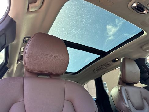 Used 2019 Volvo XC60 T6 Inscription w/ Protection Package Premier AWD/4WD image 10