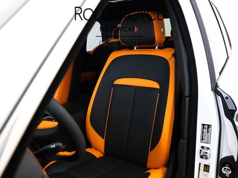 New 2026 Rolls-Royce Cullinan AWD/4WD image 3
