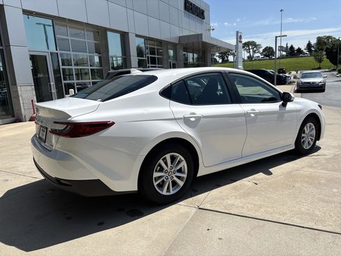 Used 2026 Toyota Camry LE FWD image 6