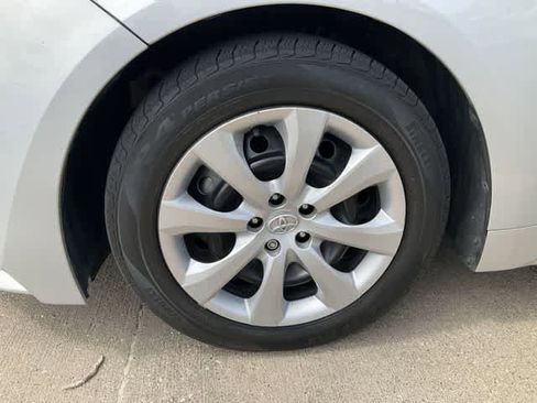 Used 2023 Toyota Corolla LE FWD image 11