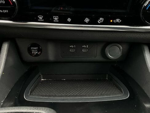 Used 2025 Nissan Rogue SV image 25