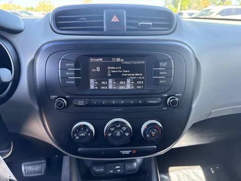 Used 2017 Kia Soul FWD image 25