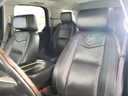 Used 2012 Cadillac Escalade Platinum AWD/4WD image 27