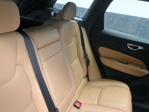 Used 2021 Volvo XC60 T5 Inscription AWD/4WD image 13
