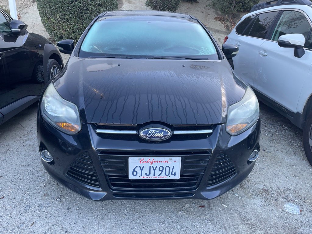 Used 2013 Ford Focus Titanium w/ Cargo Management Pkg FWD image 2