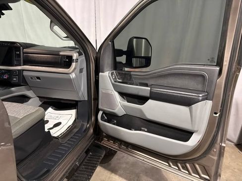 Used 2023 Ford F250 XLT w/ XLT Premium Package AWD/4WD image 32